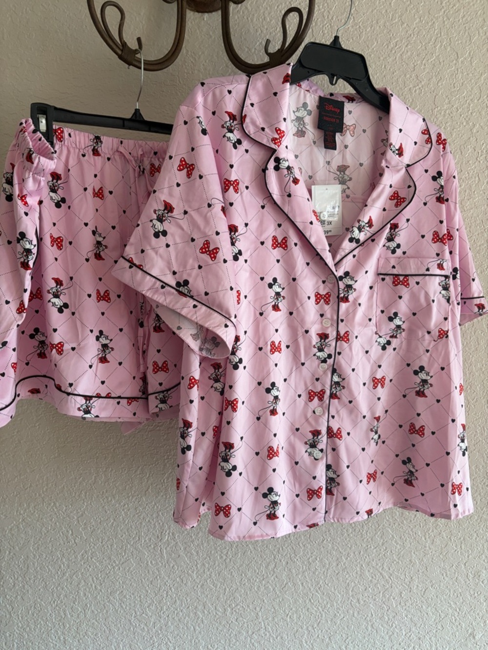 Disney Pink Minnie Mouse Short Sleeve Pajama Set with Red Bows (NWT W 3X)